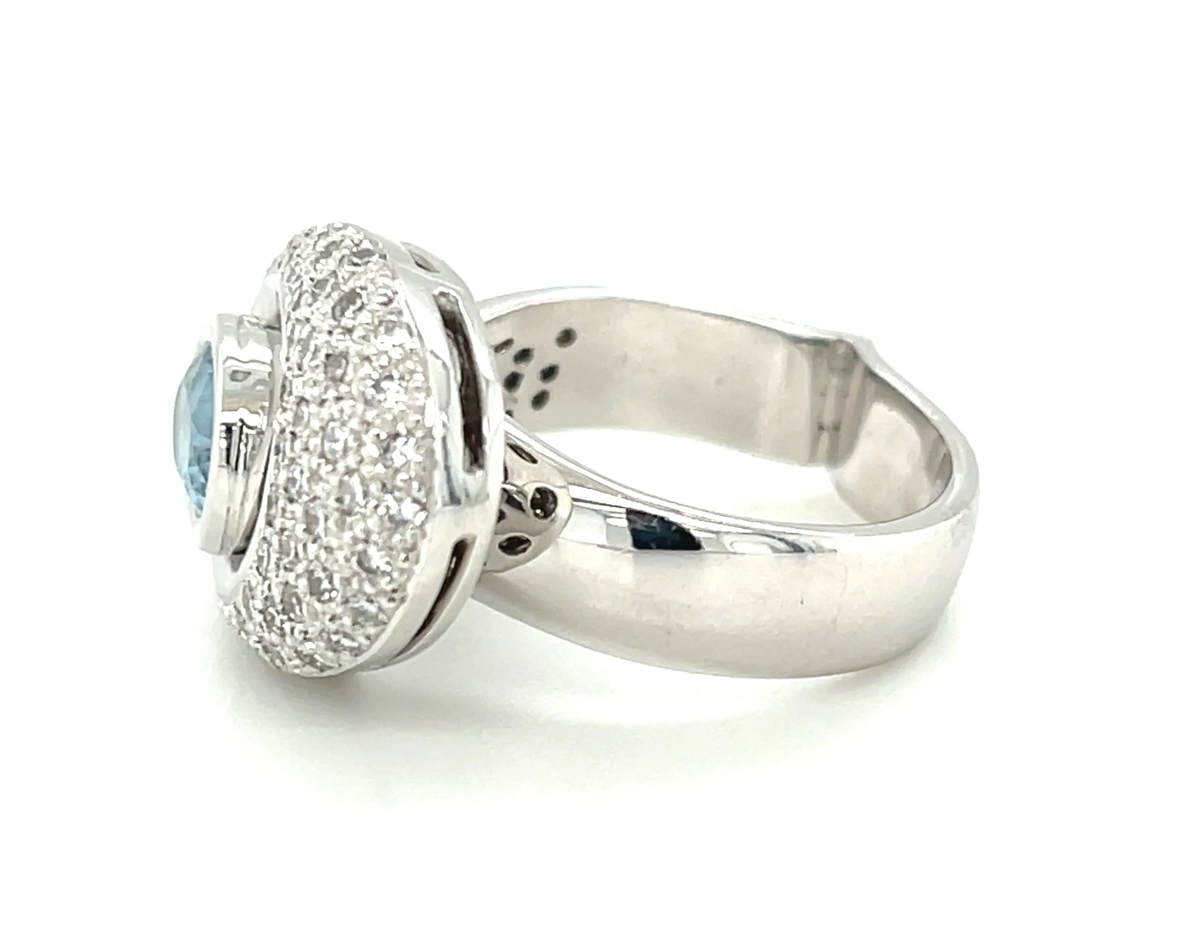 1.41 Carat Santa Maria Aquamarine and Diamond Cocktail Ring in 18k White Gold