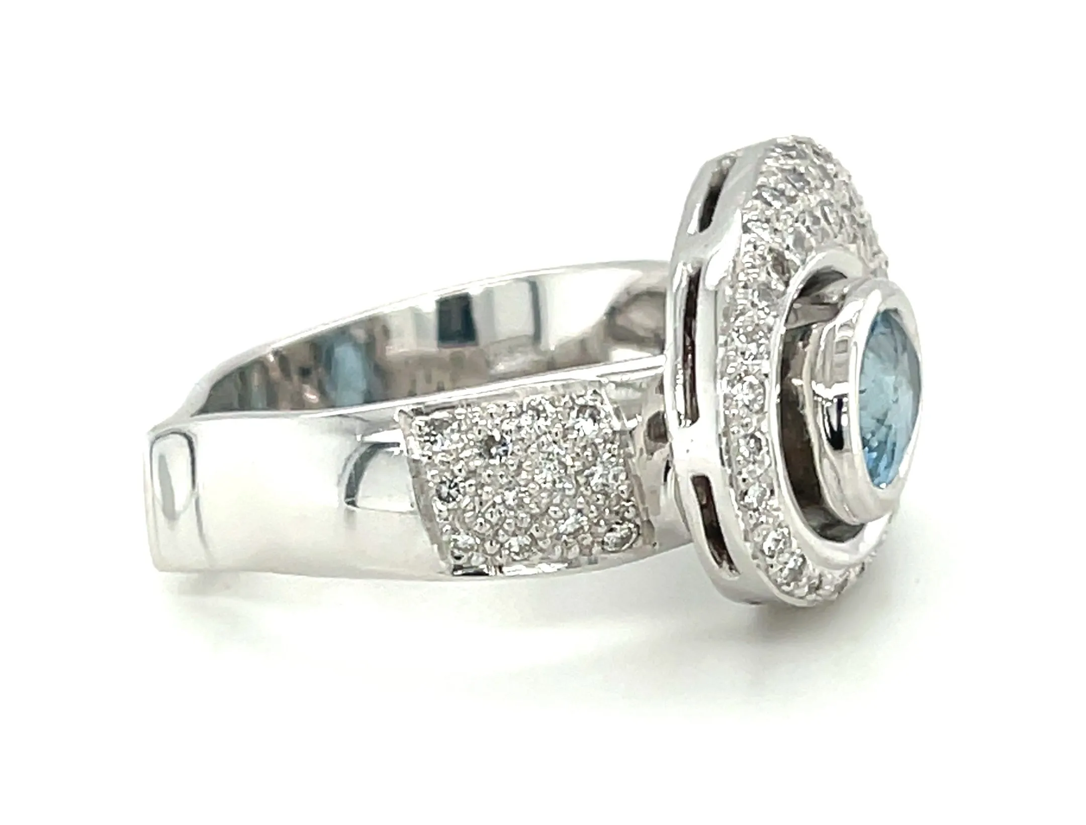 1.41 Carat Santa Maria Aquamarine and Diamond Cocktail Ring in 18k White Gold