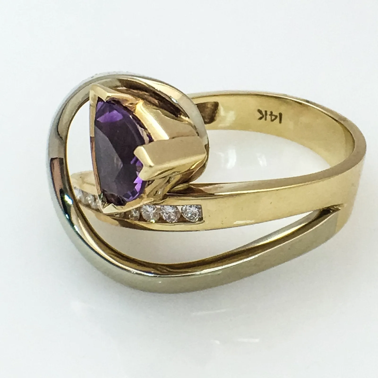 14K Yellow Gold Fashion Ring With Amethyst Center Stone