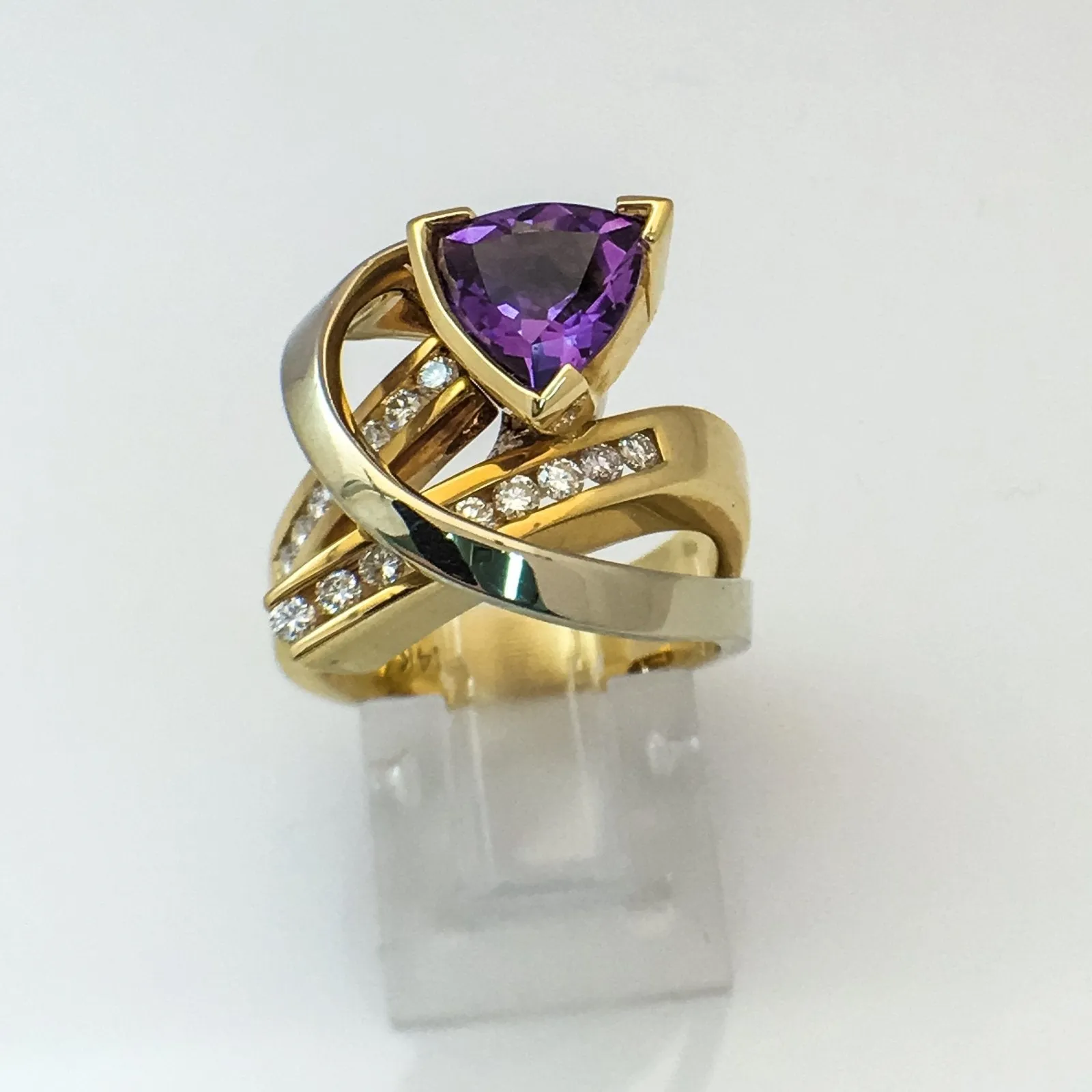 14K Yellow Gold Fashion Ring With Amethyst Center Stone
