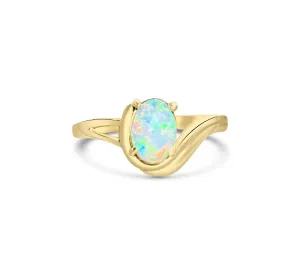 18kt Yellow Gold Opal solitaire ring