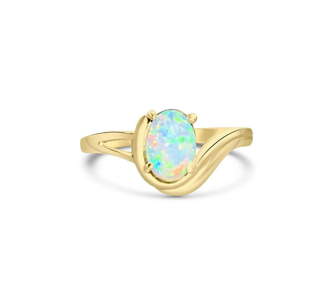 18kt Yellow Gold Opal solitaire ring