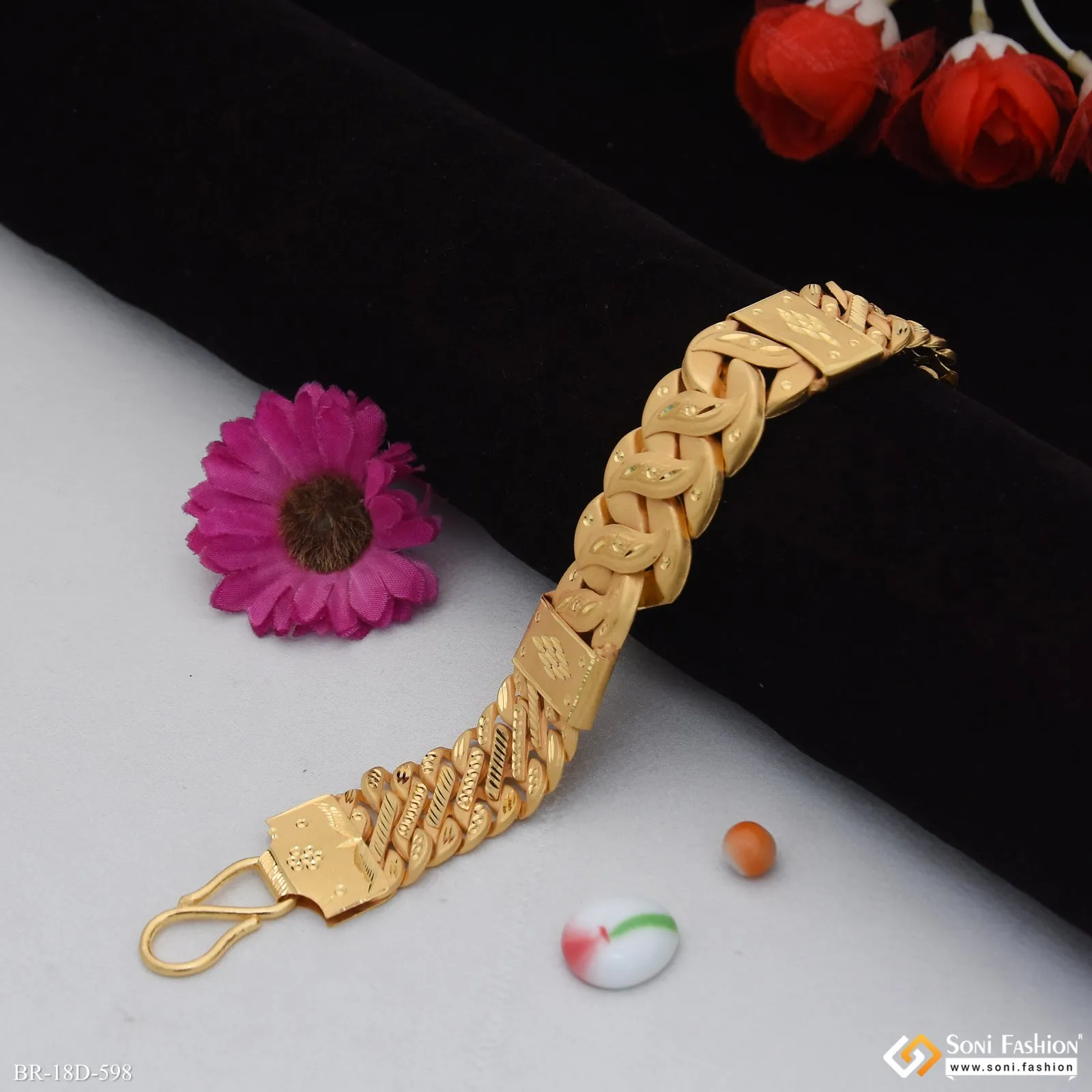 2 In 1 Gold Plated Pokal Bracelet for Men - Style D598