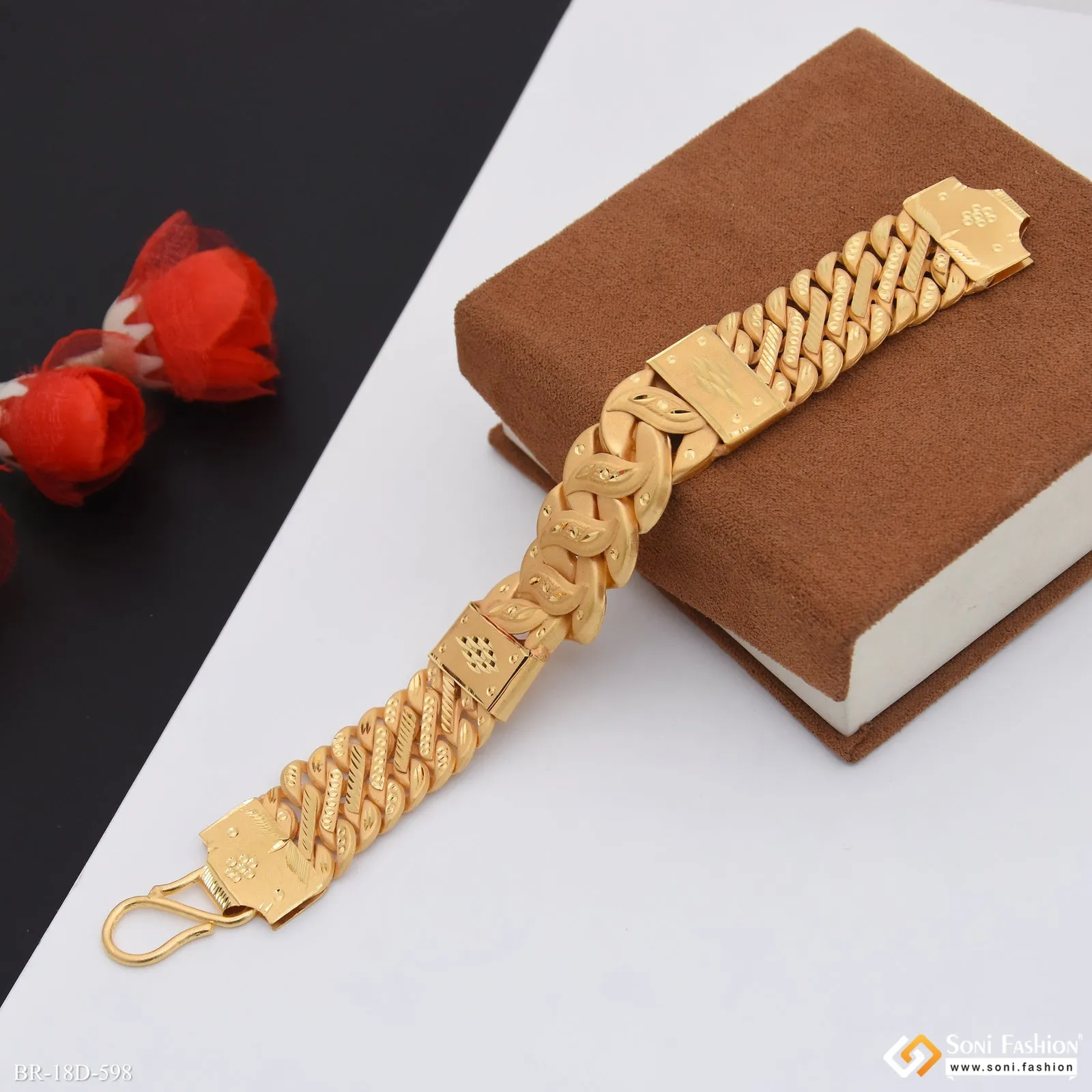 2 In 1 Gold Plated Pokal Bracelet for Men - Style D598