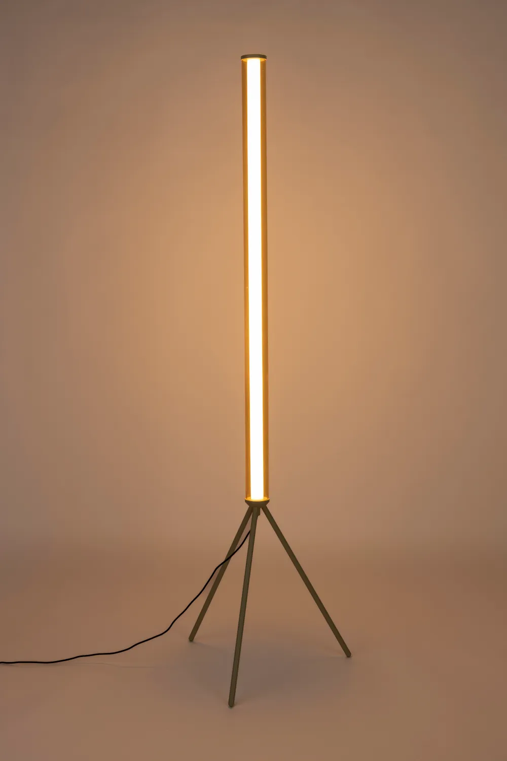 Beige Metal Tripod Floor Lamp | Zuiver Scotty