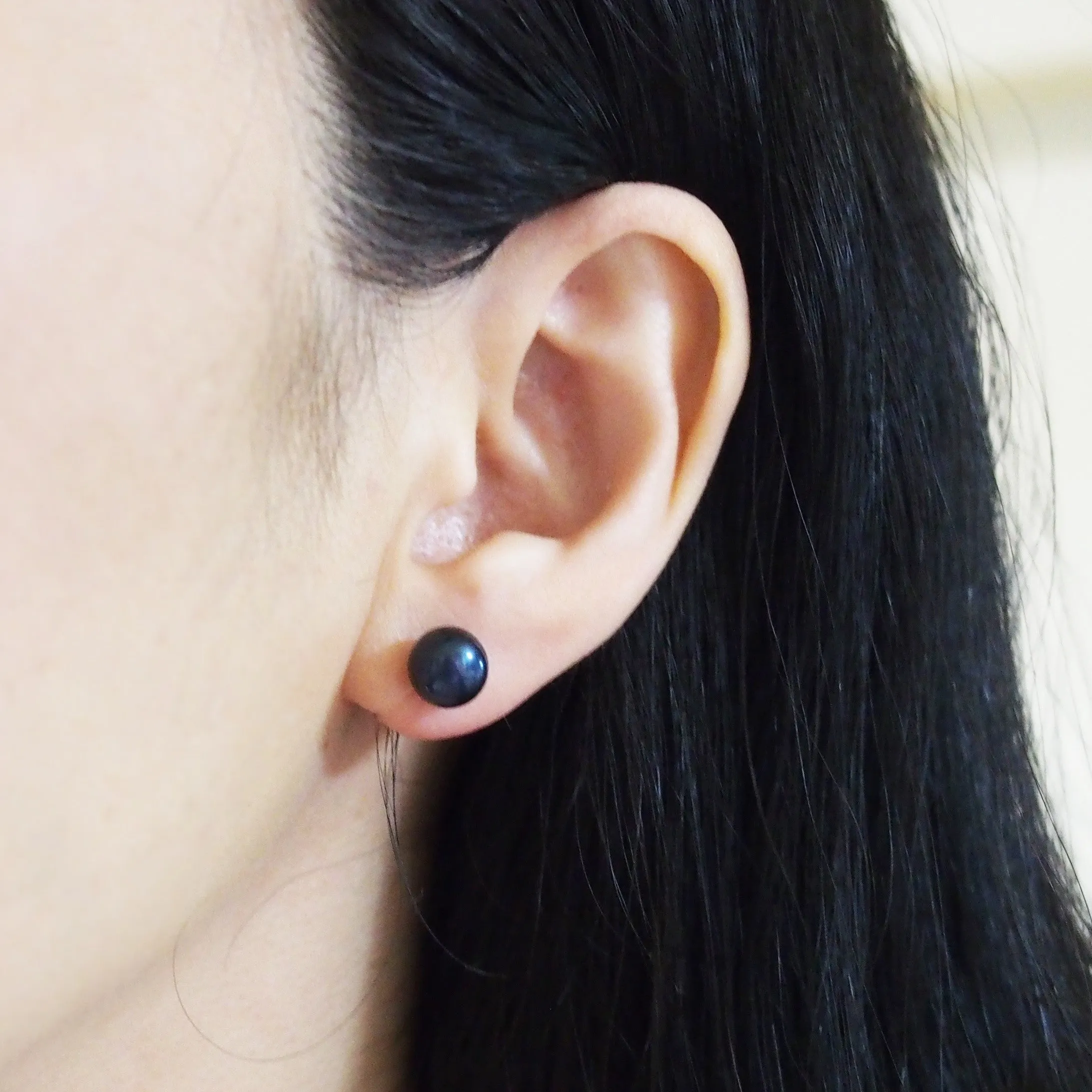 Black freshwater pearl invisible clip on stud earrings