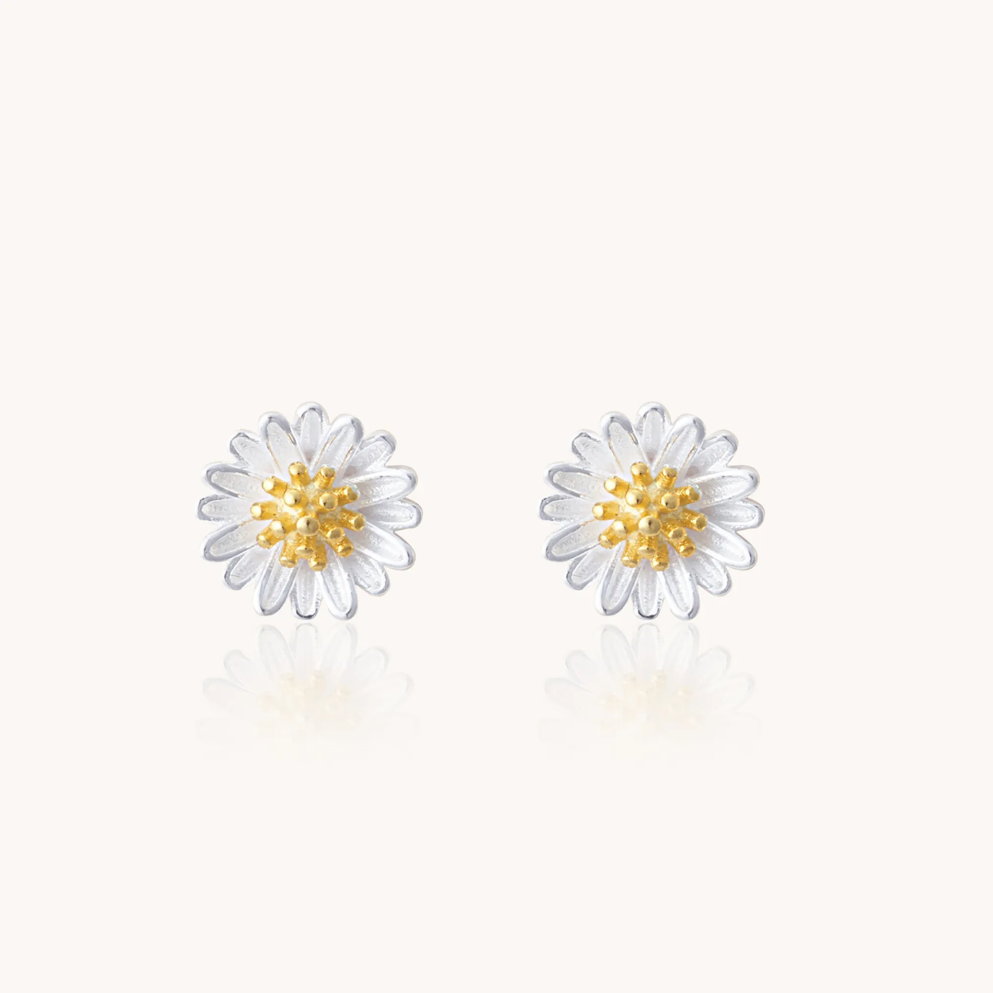 Daisy Silver Stud Earrings