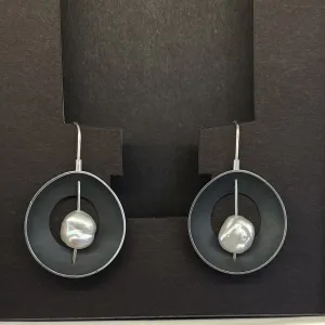 Periwinkle earrings with white pearl