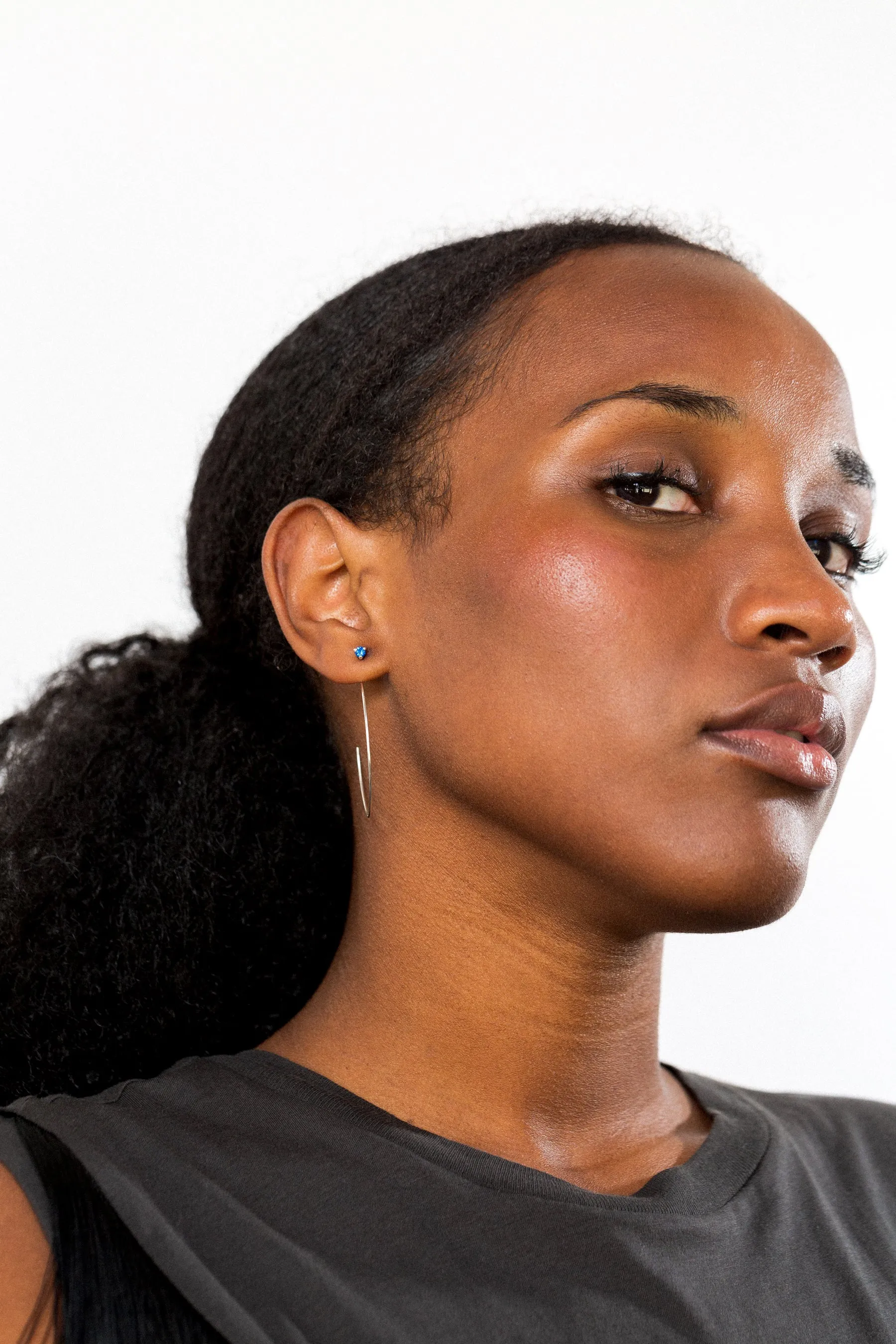 Threader Hoop Earrings - Medium