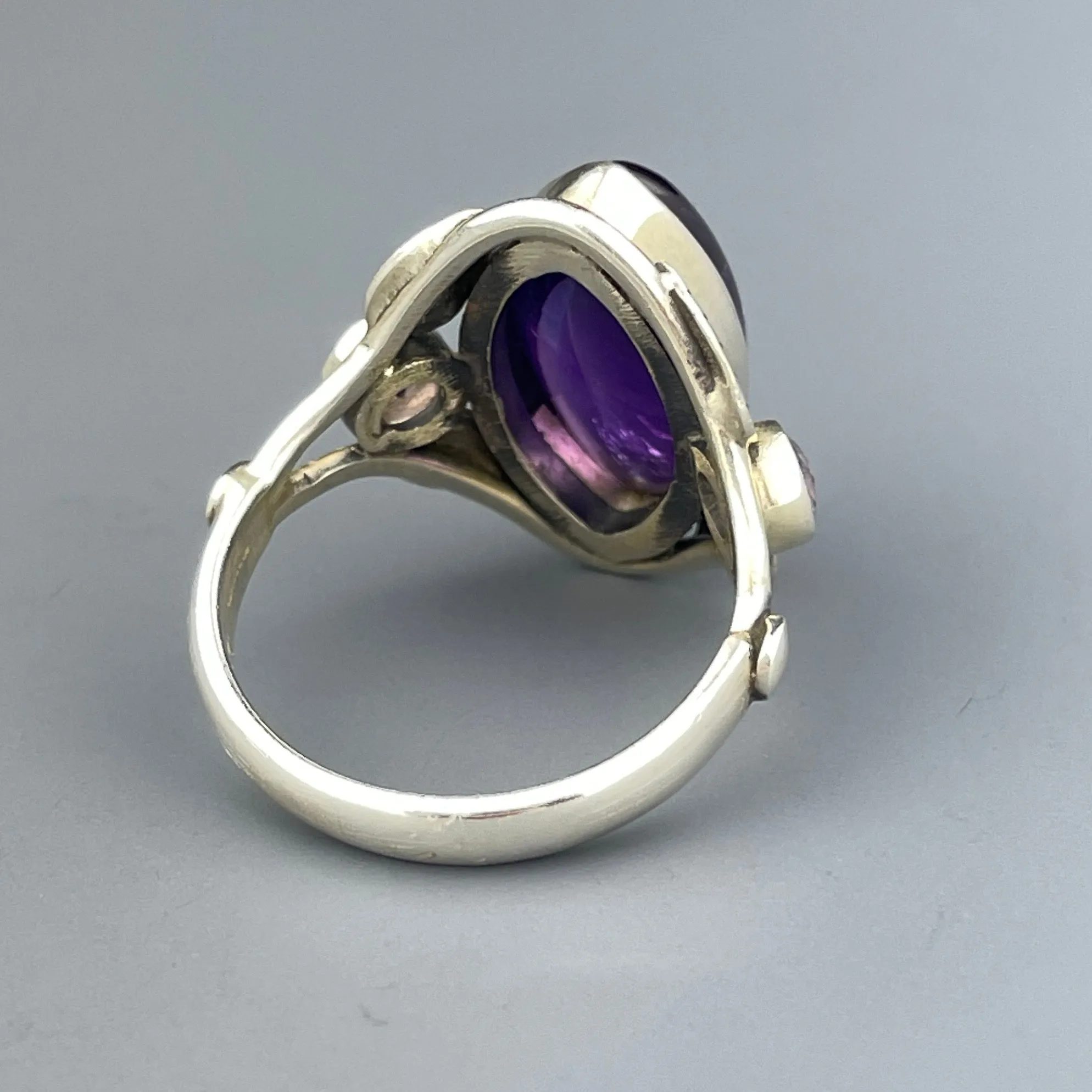 Vintage Silver Leaf Amethyst Cabochon Arts and Crafts Style Ring, Sz 7 3/4